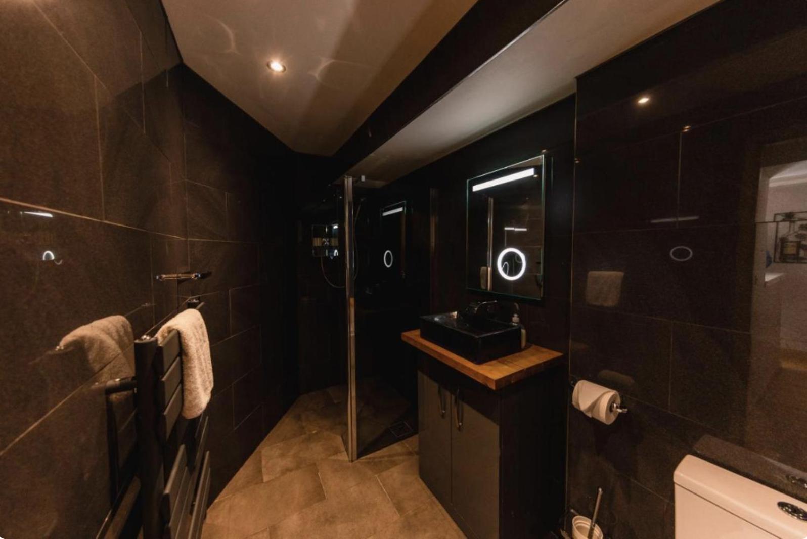 Superb Luxury Apartment By Canal - Central Edimburgo Exterior foto