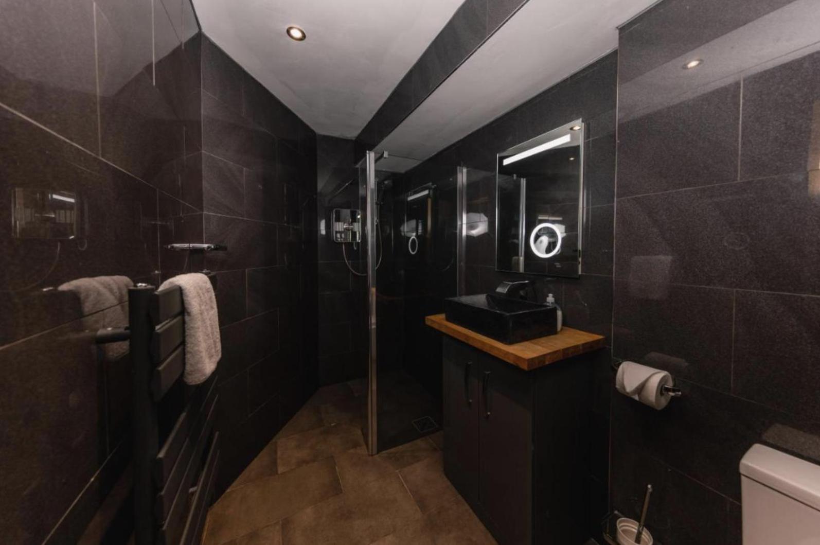Superb Luxury Apartment By Canal - Central Edimburgo Exterior foto